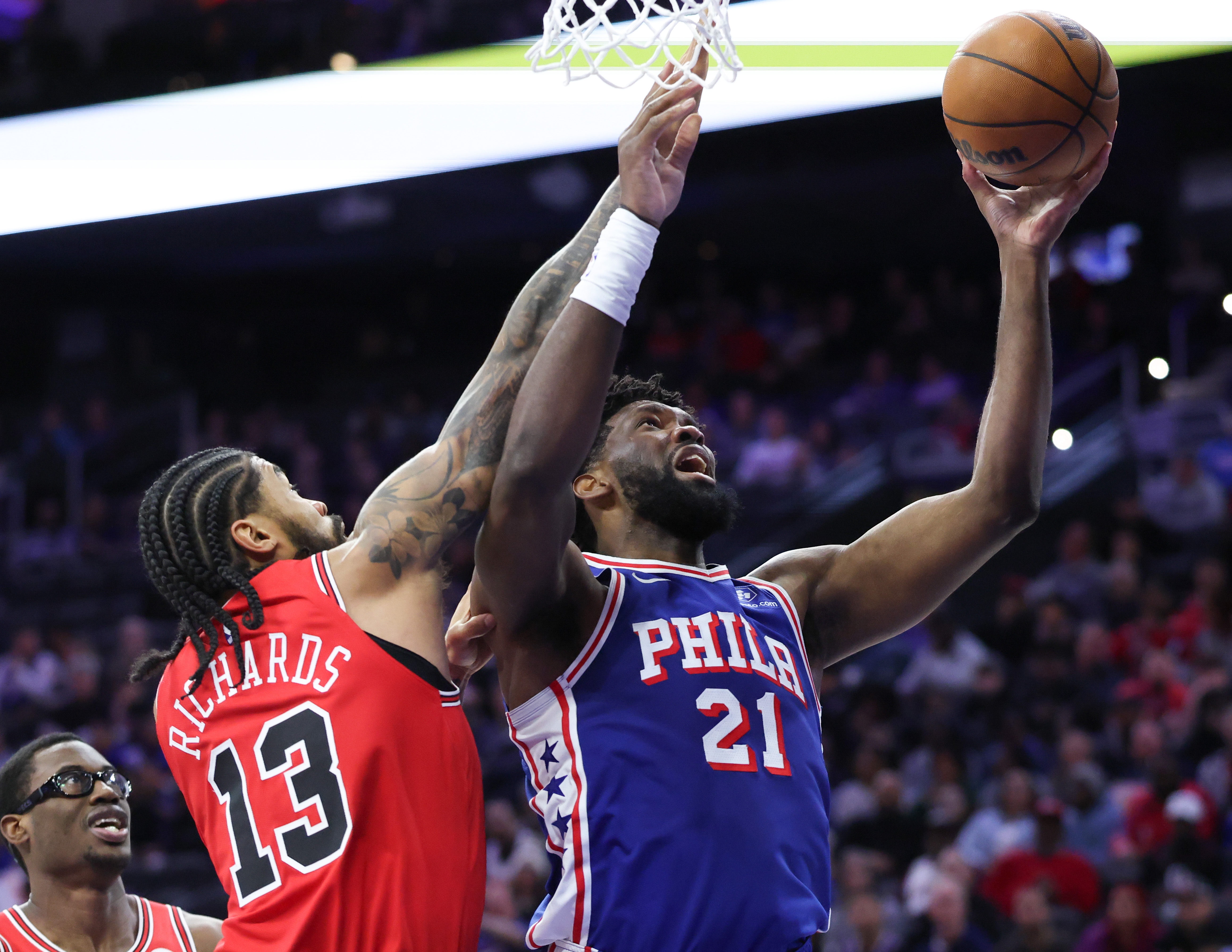 纳斯：今夏恩比德很健康 他现在的状态很棒 能全面投入备战