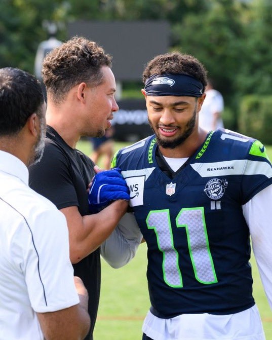 NFL海鹰主帅谈马刺来访：米奇很懂橄榄球 而我连文班都不太了解